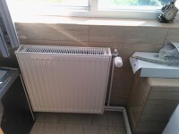 Montare radiator oțel și robinet tur cap termostatic